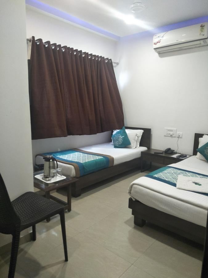 Hotel Ambience Sarkhej Exterior foto